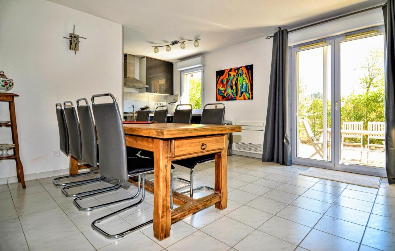 Lovely Apartment In Orange With Kitchen Exterior photo